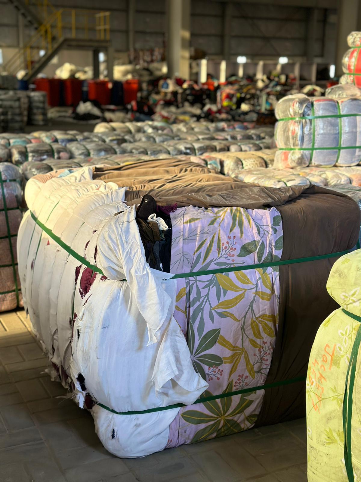 Pure Planet Rags Mix Sorted Vintage Items 450kg Bale